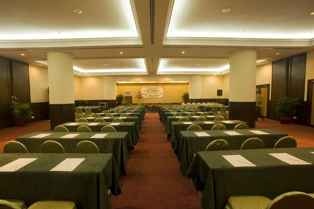 Flamingo Hotel By The Beach, Penang Tanjung Bungah  Esterno foto