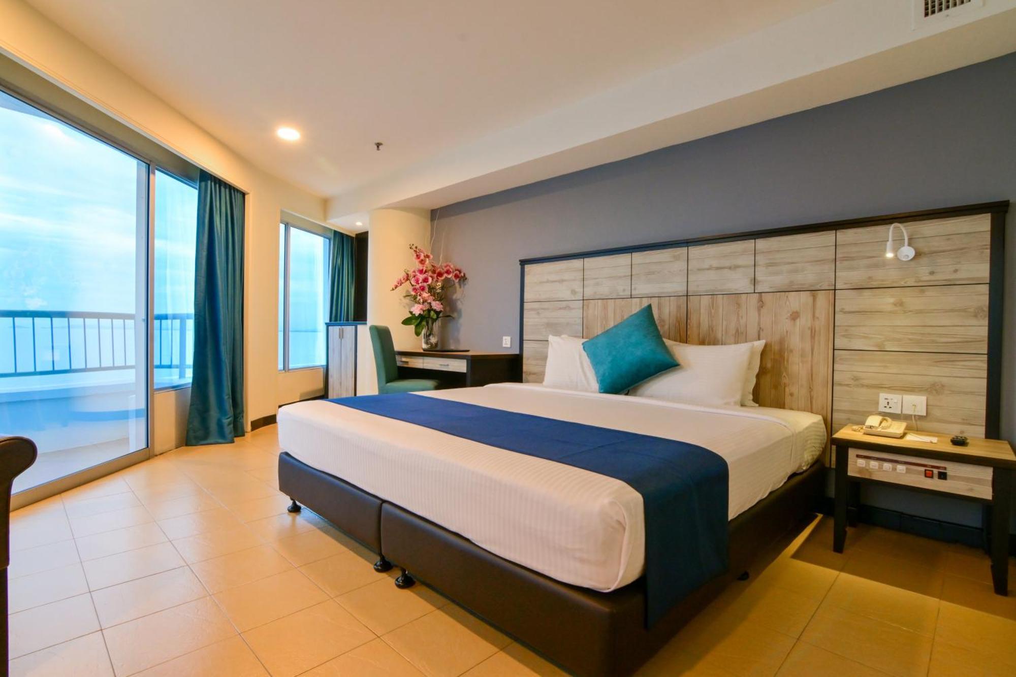 Flamingo Hotel By The Beach, Penang Tanjung Bungah  Esterno foto
