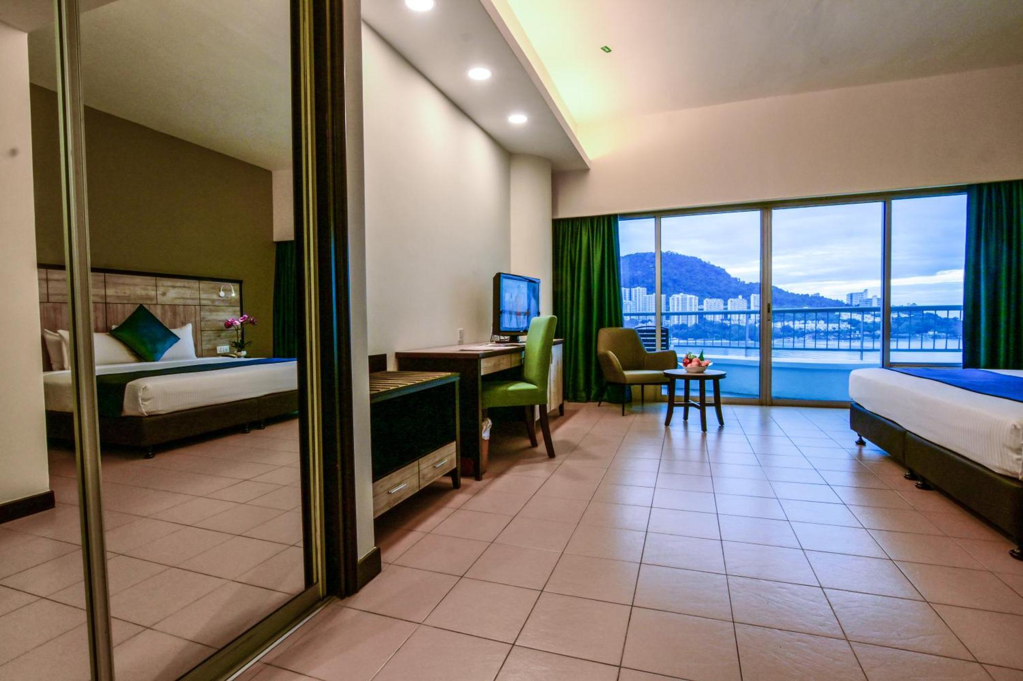 Flamingo Hotel By The Beach, Penang Tanjung Bungah  Esterno foto